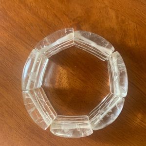 Beautiful quartz Clear polished bracelet.